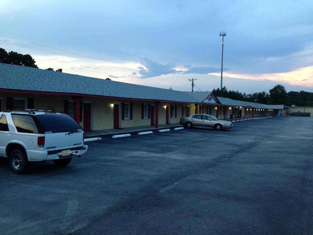 Northside Inn Claxton Exterior photo